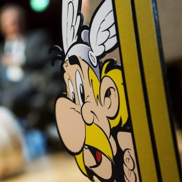 Cómo se llama el perro de Astérix y Obélix